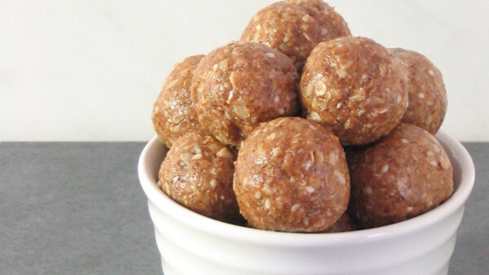 coffee-and-walnut-no-bake-energy-bites