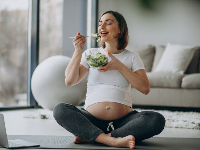 6 Must-Have Nutrients for Expecting Mothers image